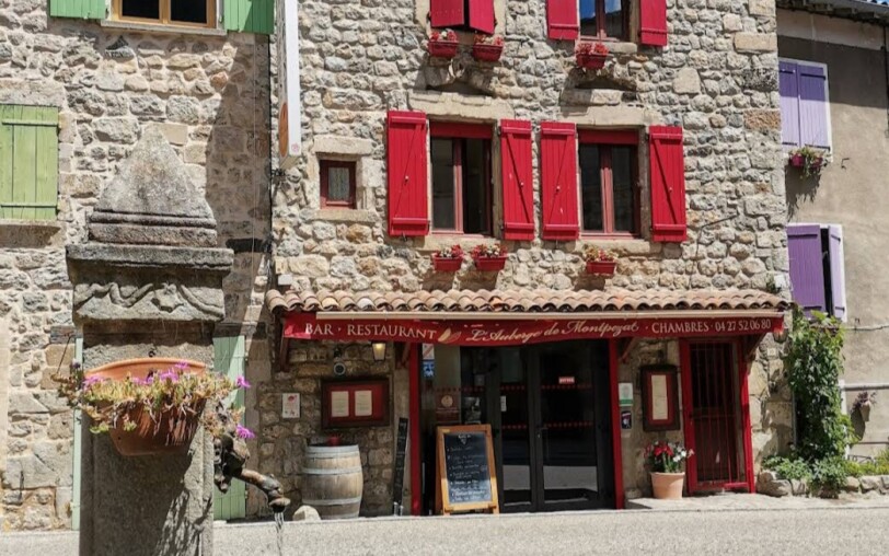 L'entrée de l'auberge