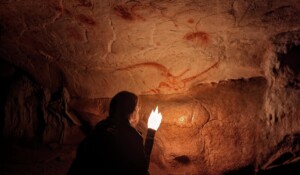 Visite Prestige à la torche à la Grotte Chauvet 2 !