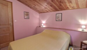 La chambre double lit de 140