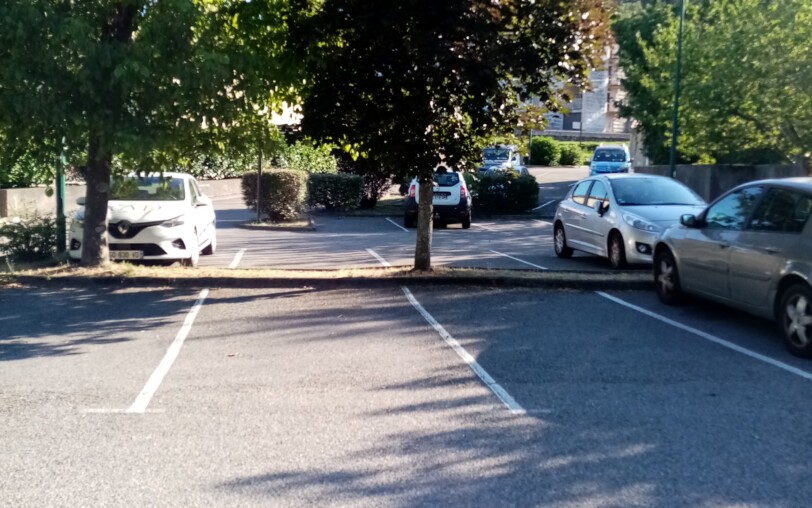 Parking mairie Lalevade