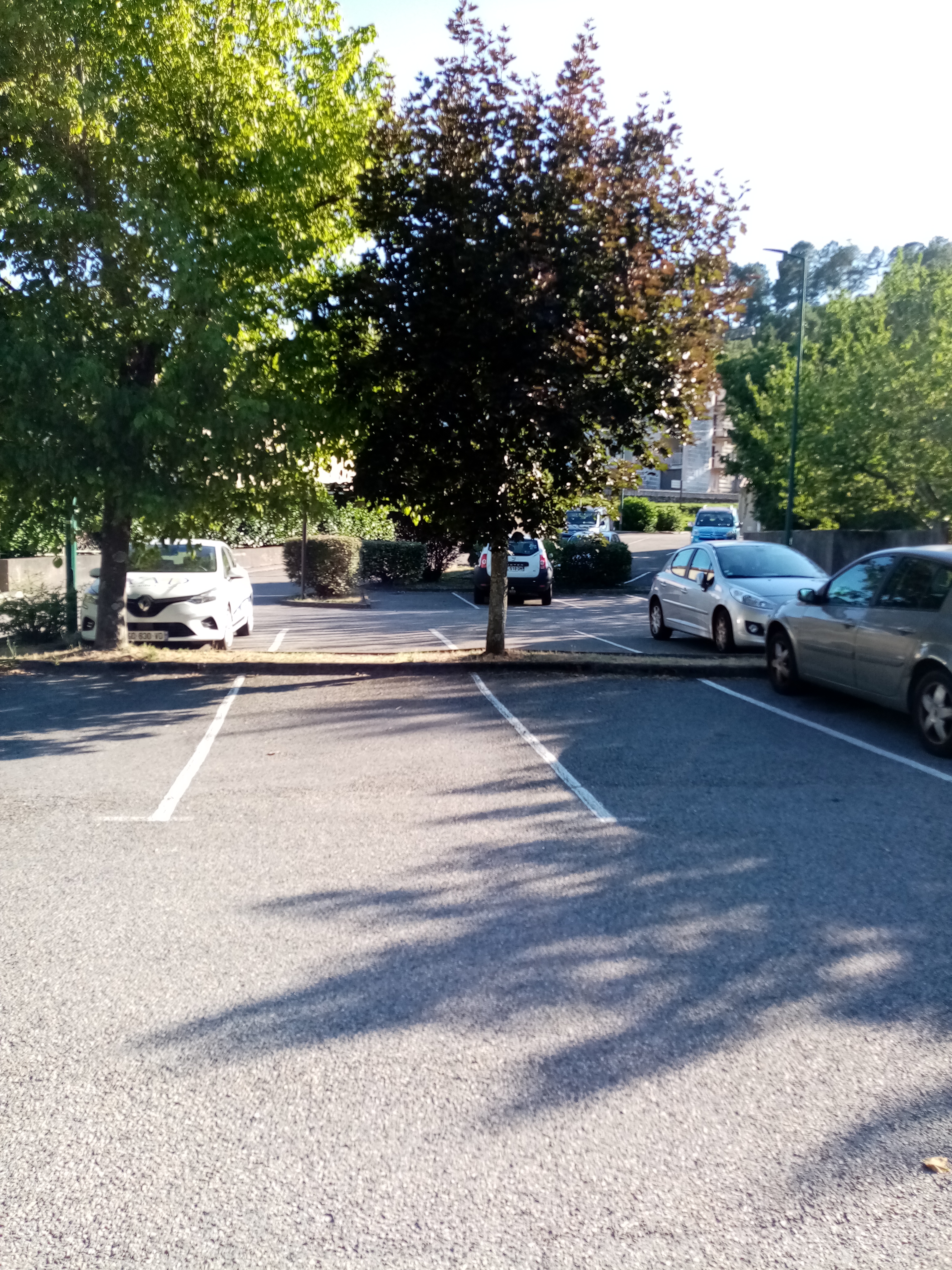 Parking mairie Lalevade