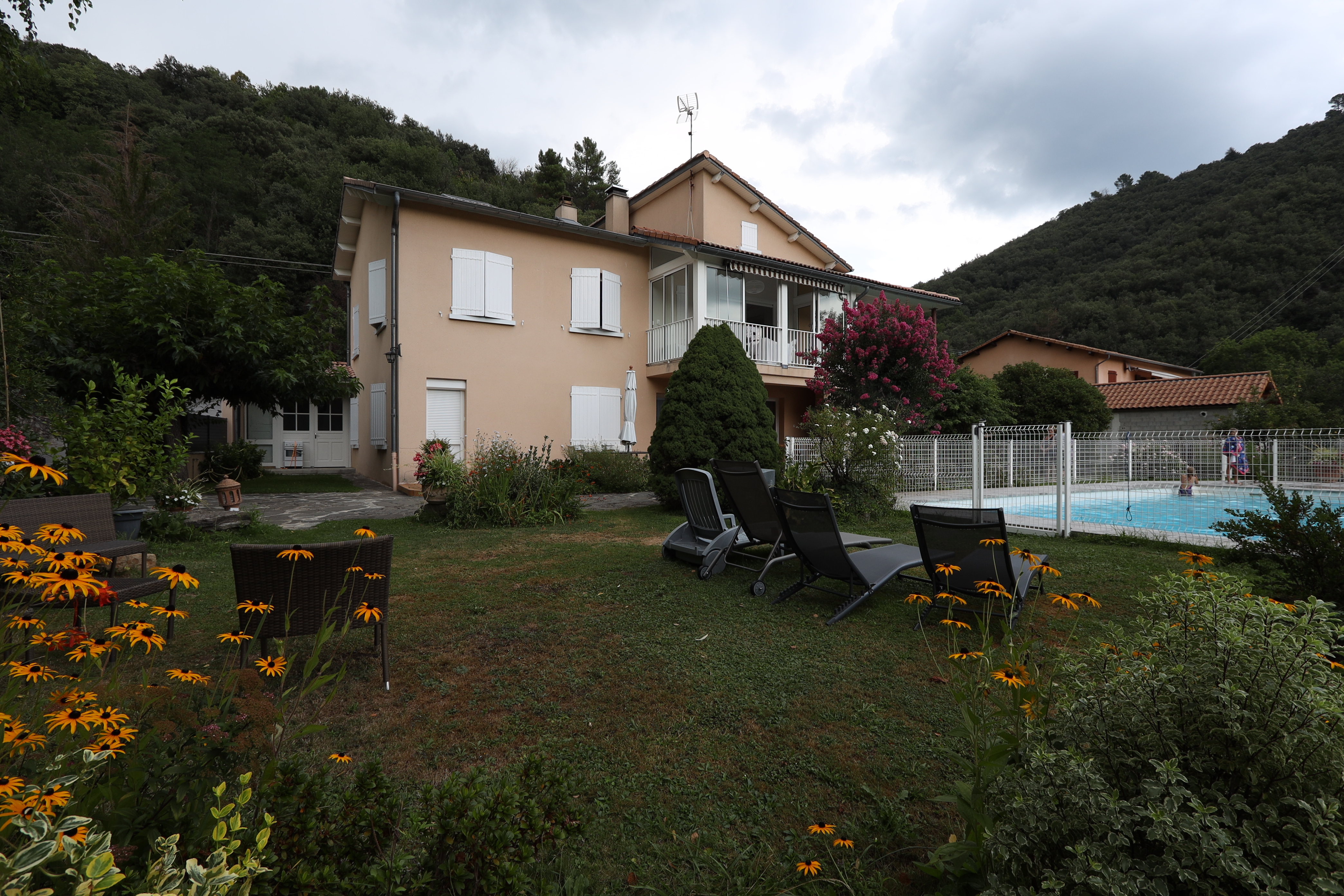 Soleillado - maison et extérieur piscine - gite