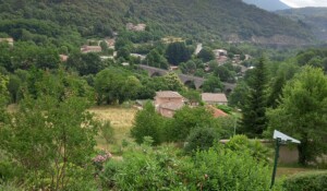 Vue sur la montagne depuis le gîte ©Veydarier.F