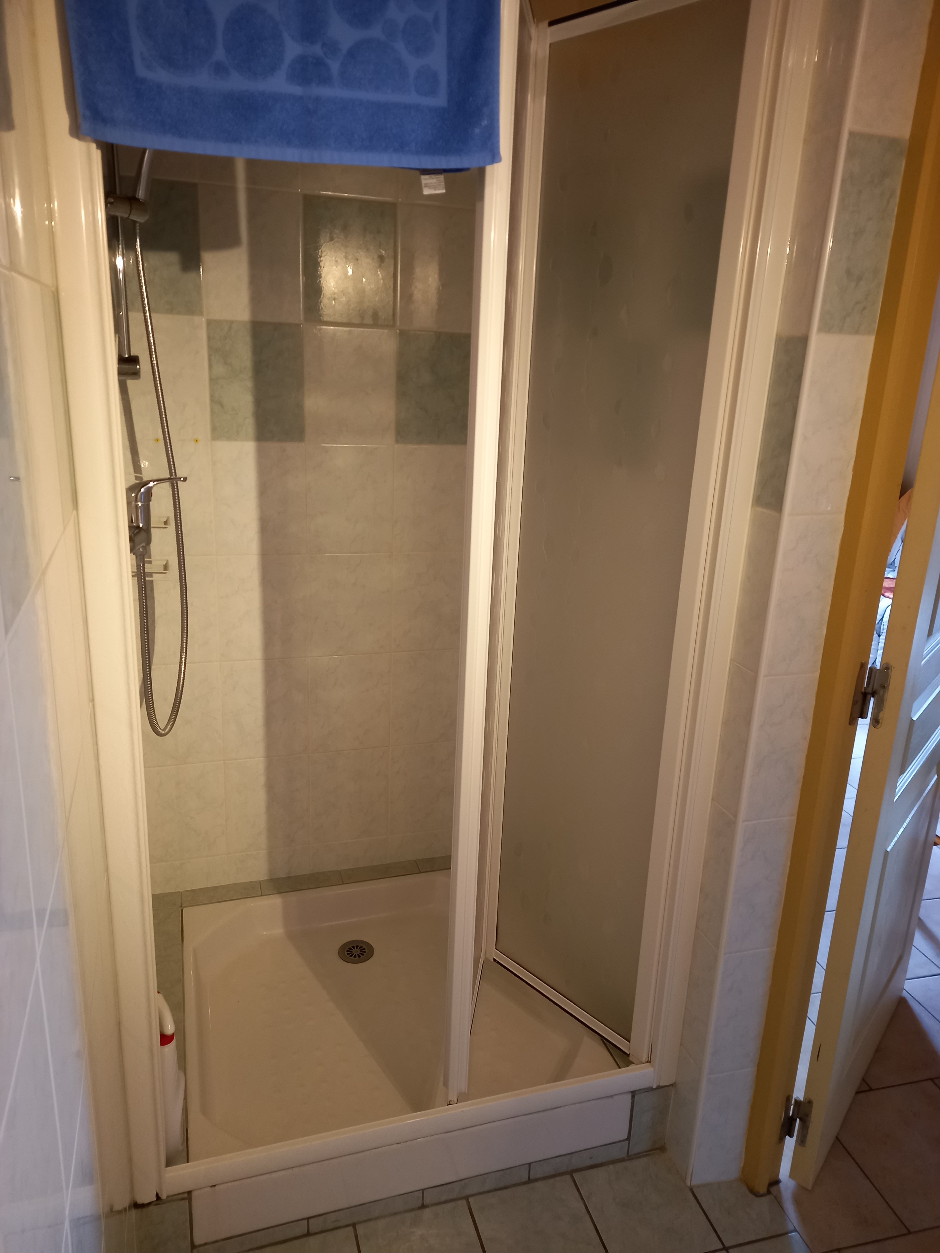 Salle de bain & douche 2 ©Veydarier.F