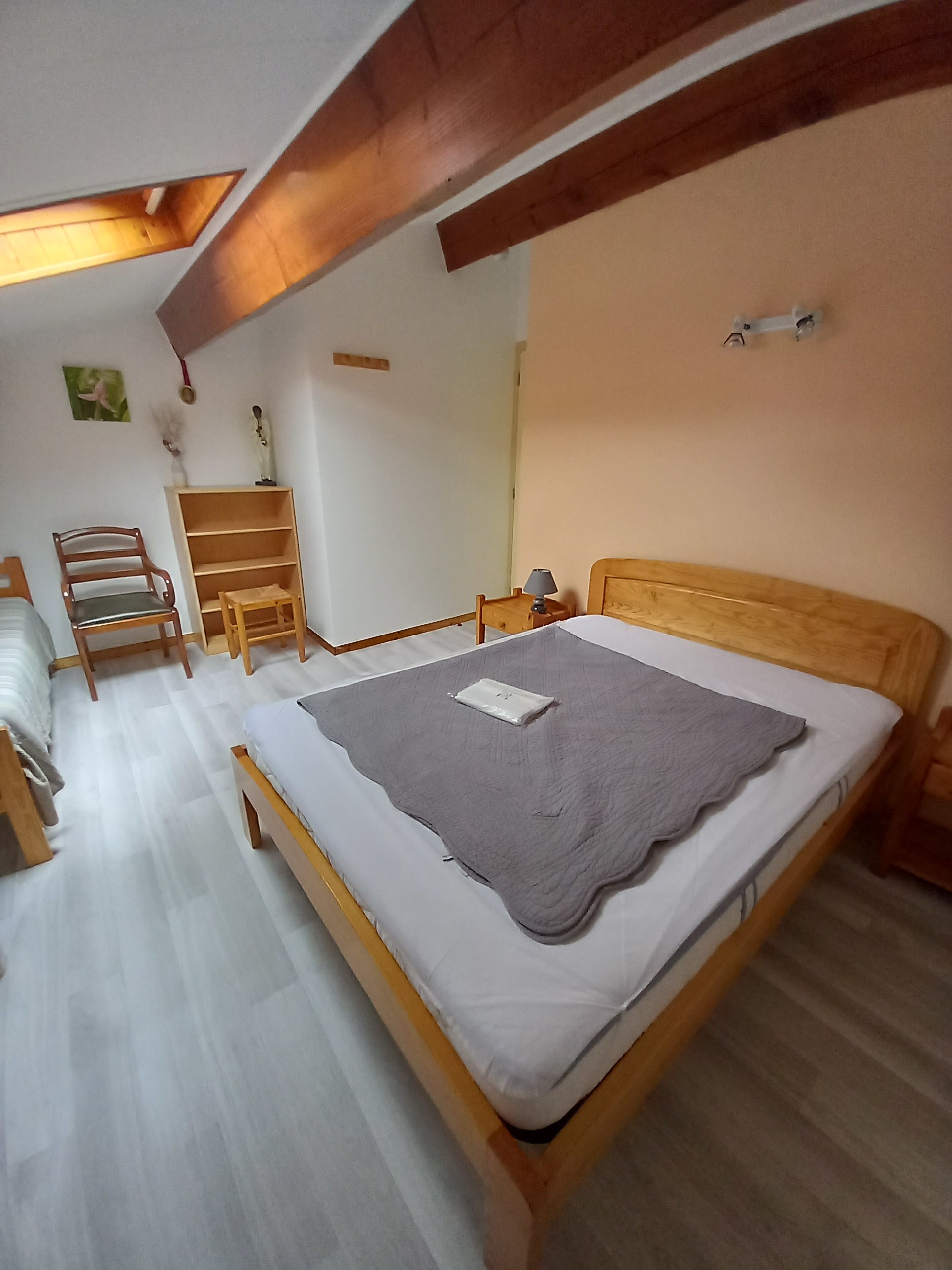 Chambre - lit double ©Veydarier.F