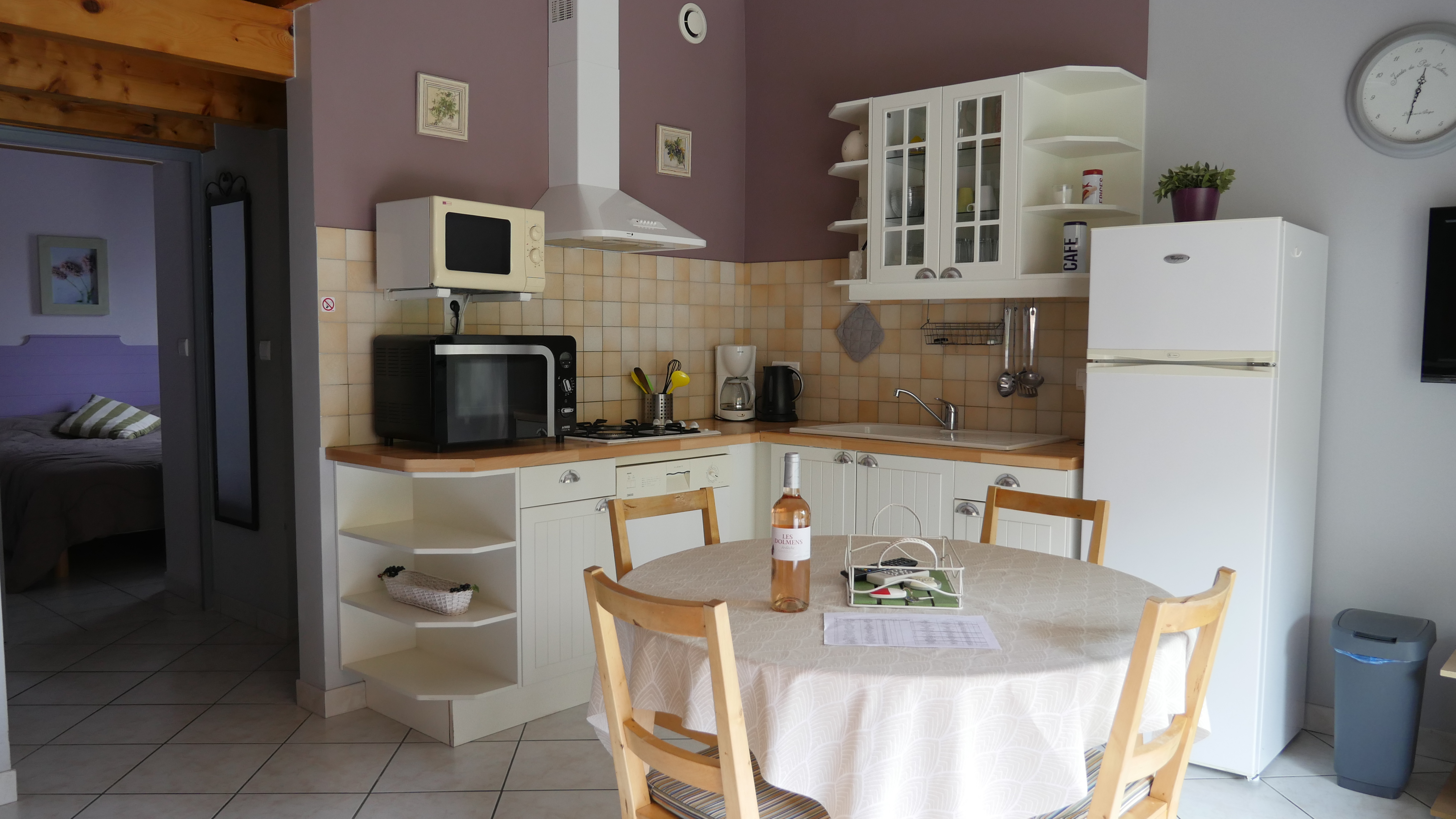 Cuisine salle à manger - Châtaignier - gîtes de Neyrac-les-Bains