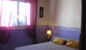 Chambre 1 du gite Framboise à Meyras