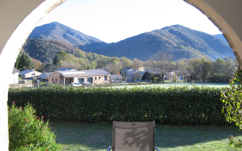 Jolie vue sur les montagnes depuis le gite Framboise à Meyras