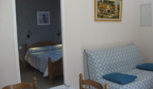 Entrée de la chambre depuis le salon