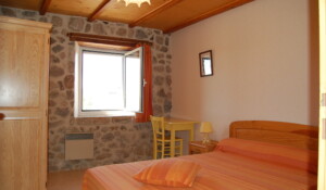 la chambre lit 140