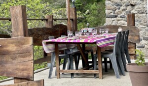 la terrasse où peuvent être pris les petits déjeuners