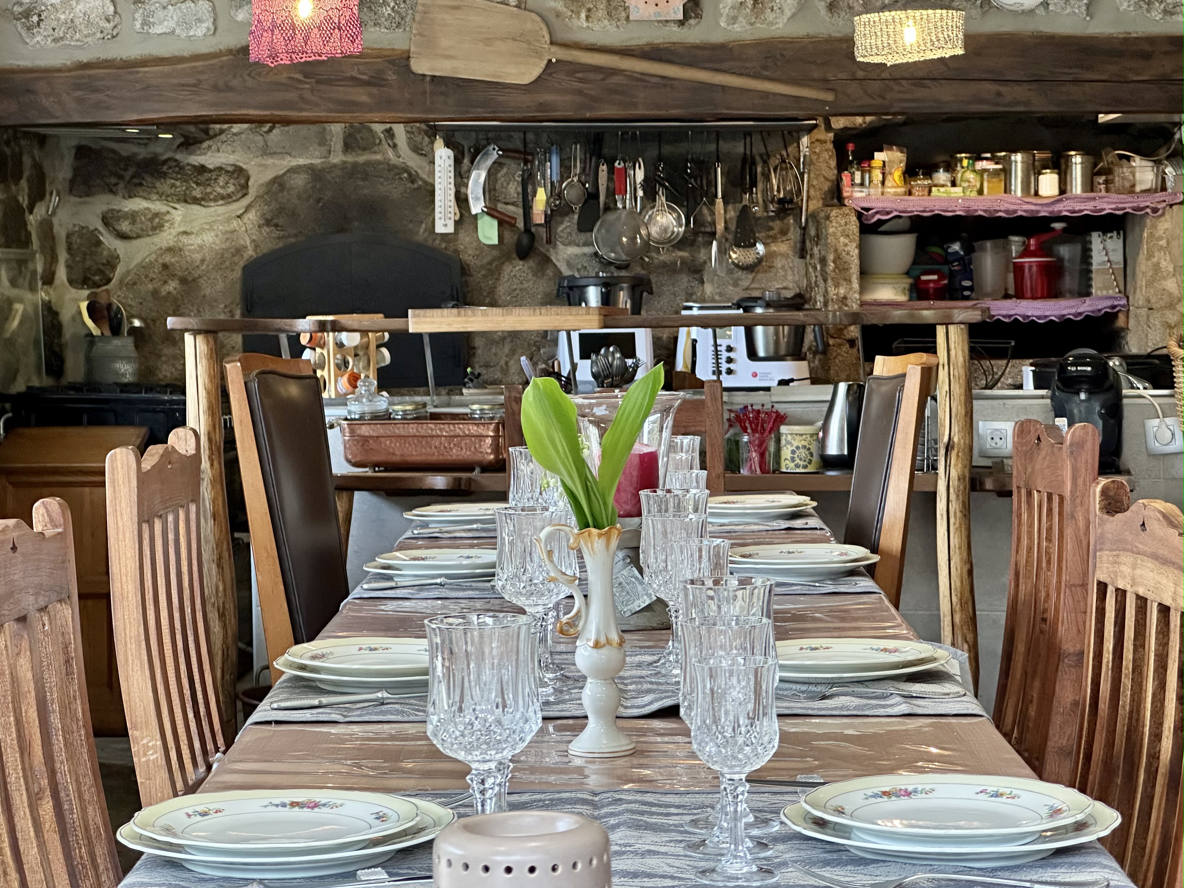 la table joliment dressée pour les repas