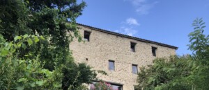 jolie maison en pierre