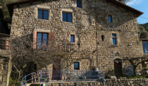 jolie maison en pierre