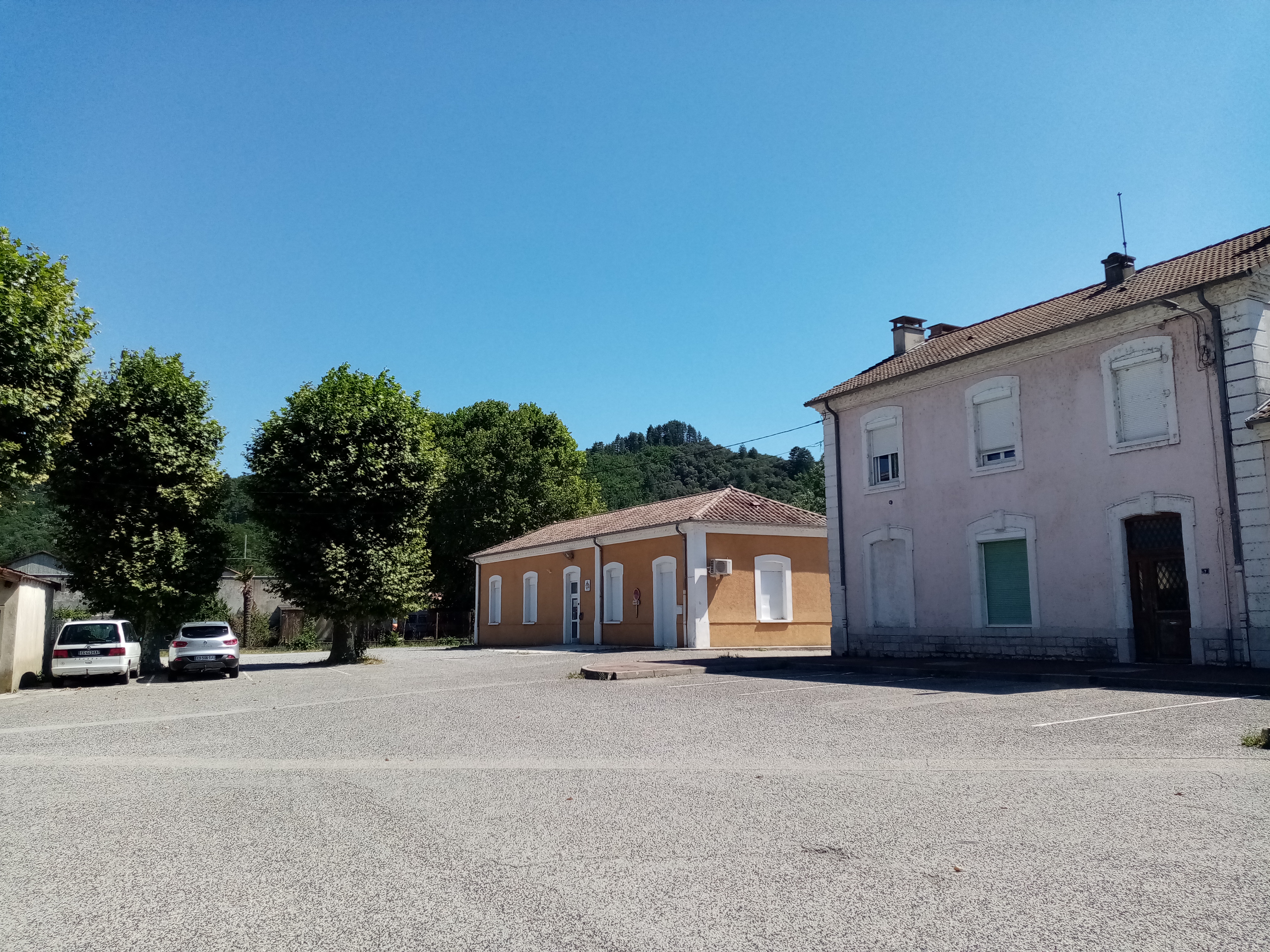 Parking Gare Lalevade