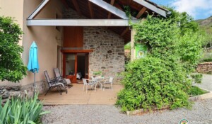 Le gîte et sa terrasse privative