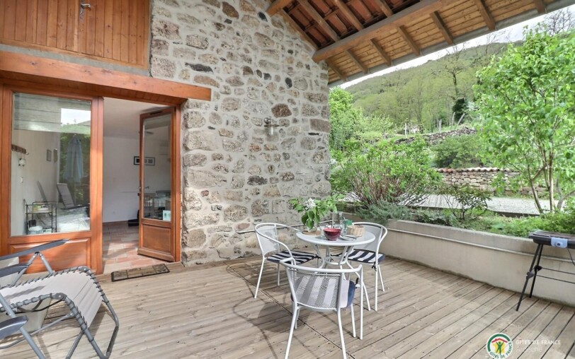 Terrasse privative couverte