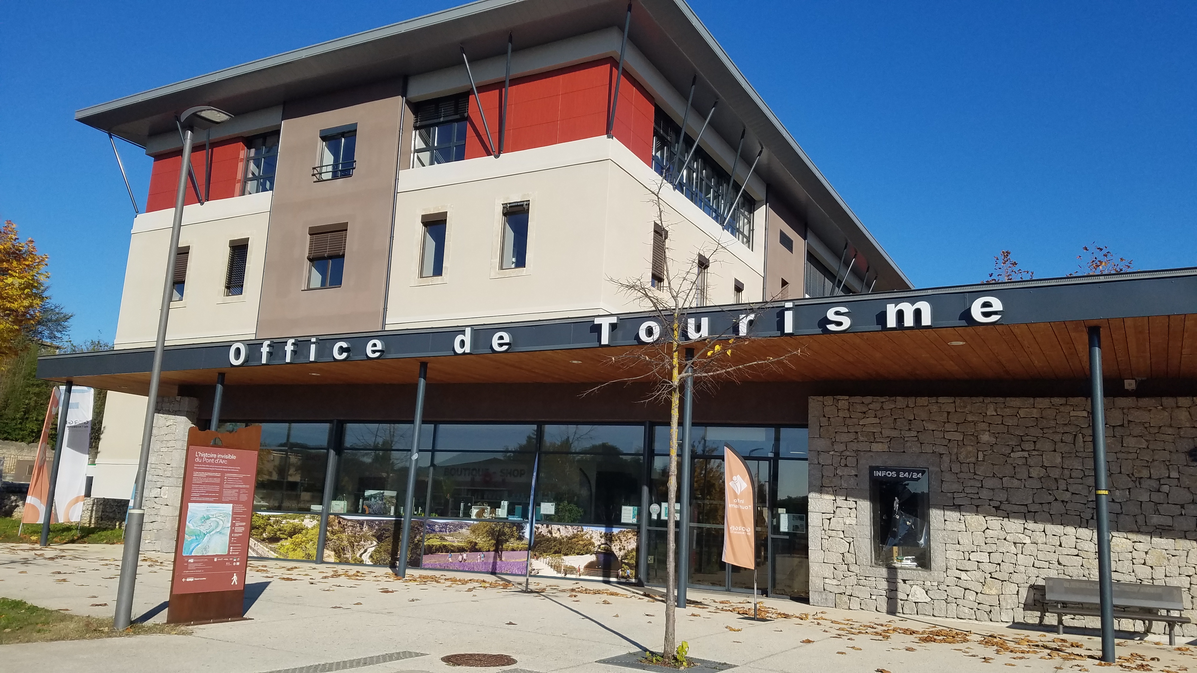 Office de Tourisme Gorges de l'Ardèche Pont d'Arc - Bureau de Vallon Pont d'Arc