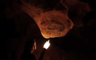 Visite guidée à la torche - ©Grotte Chauvet 2 - Ardèche