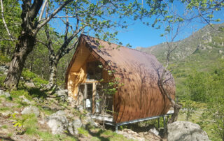 The ‘Cabanes du Loup Bleu’ guesthouse