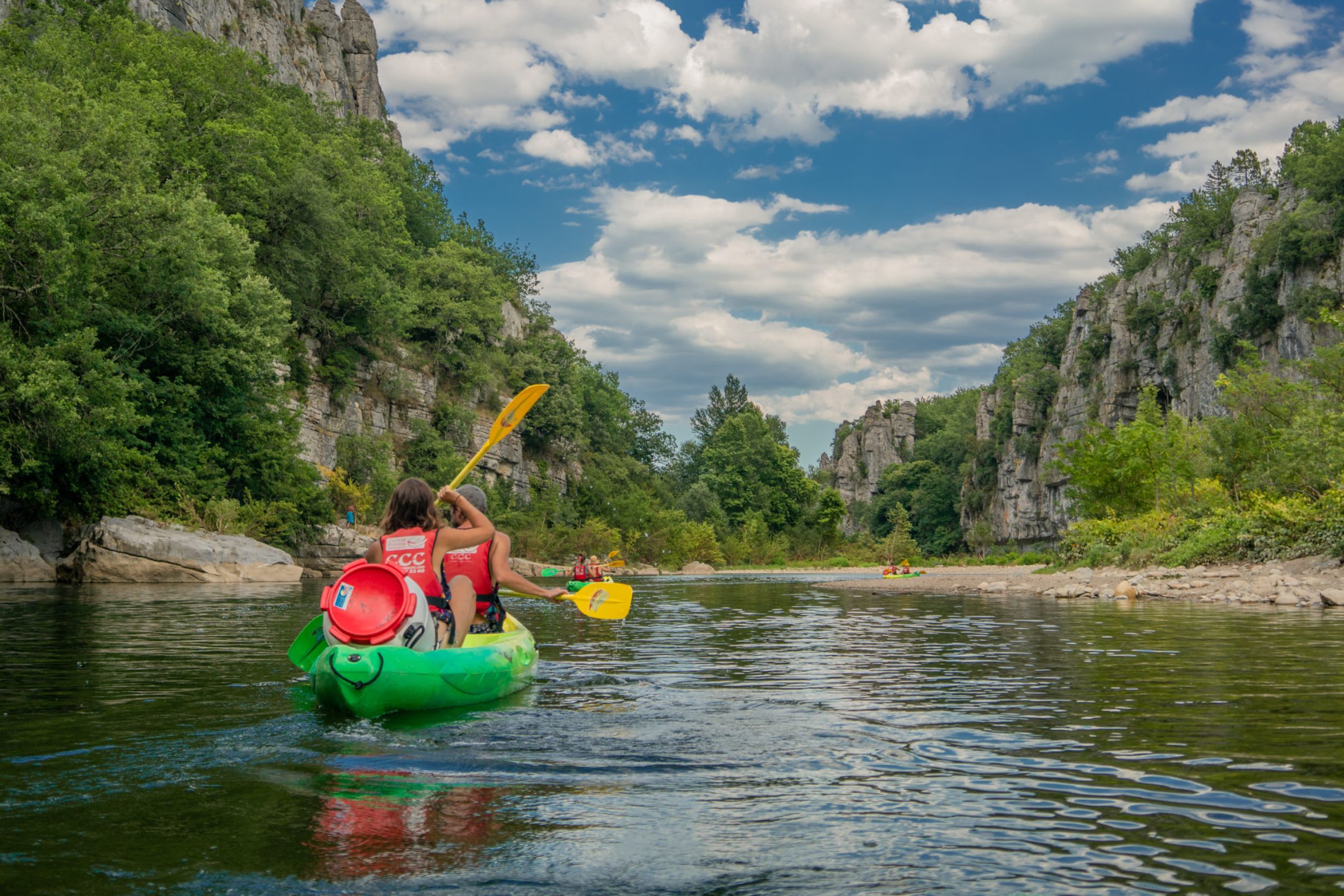 canoë kayak sur la rivière ardèche sur le chassezac