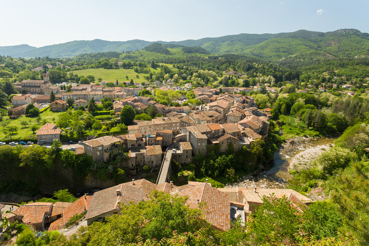Village de Jaujac vu du Chastelas