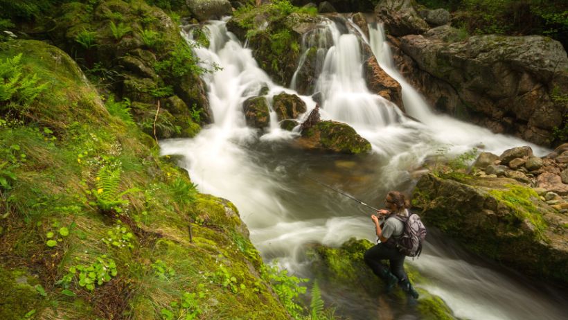 Pêche en rivière à la Souche en Ardèche sur la rivière du Lignon