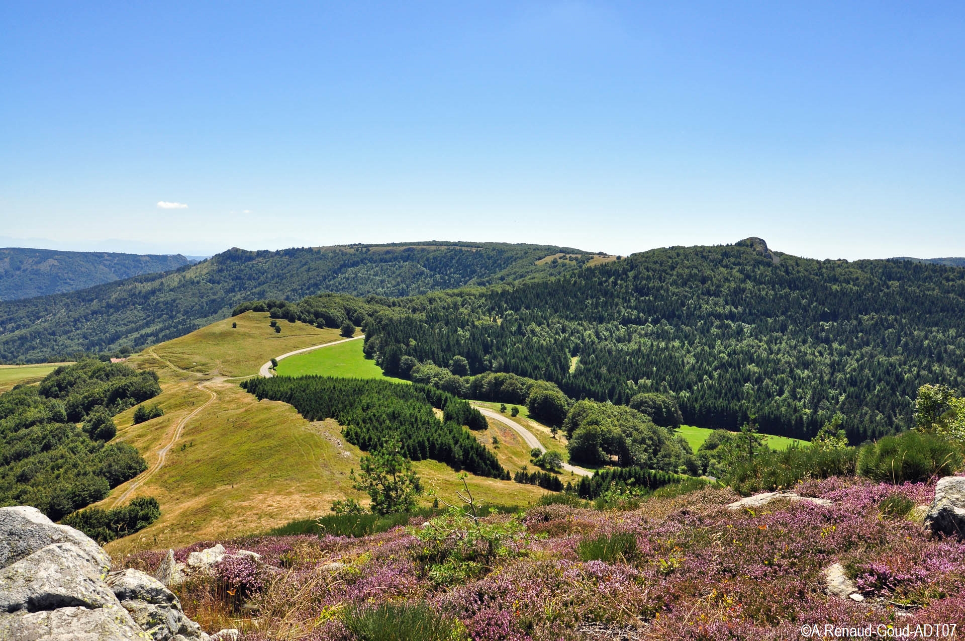 Panorama depuis le sommet du Suc de Montivernoux