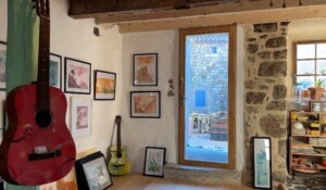 Vue intérieure de l'atelier de Loren Bes