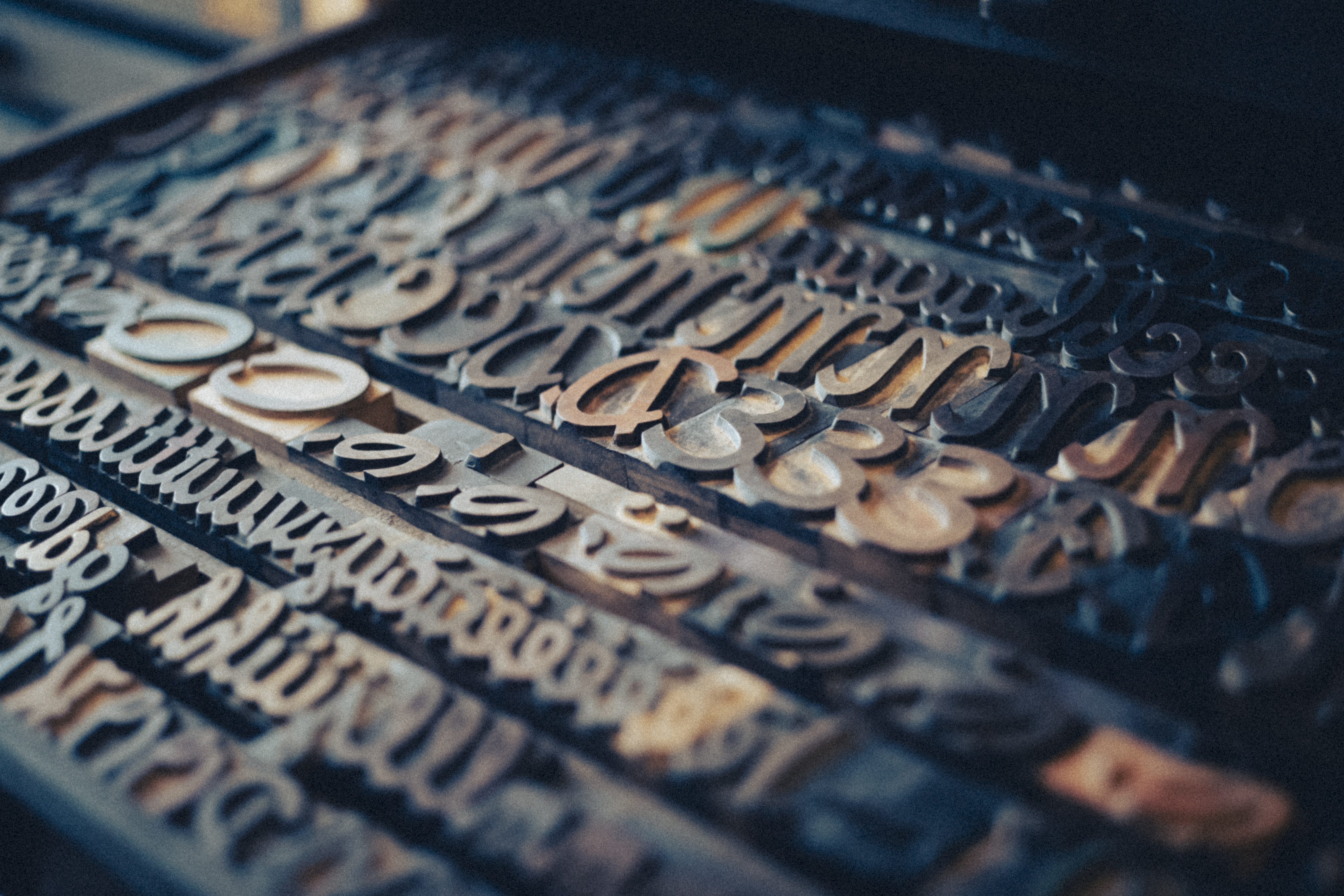 Zoom sur les caractères en bois