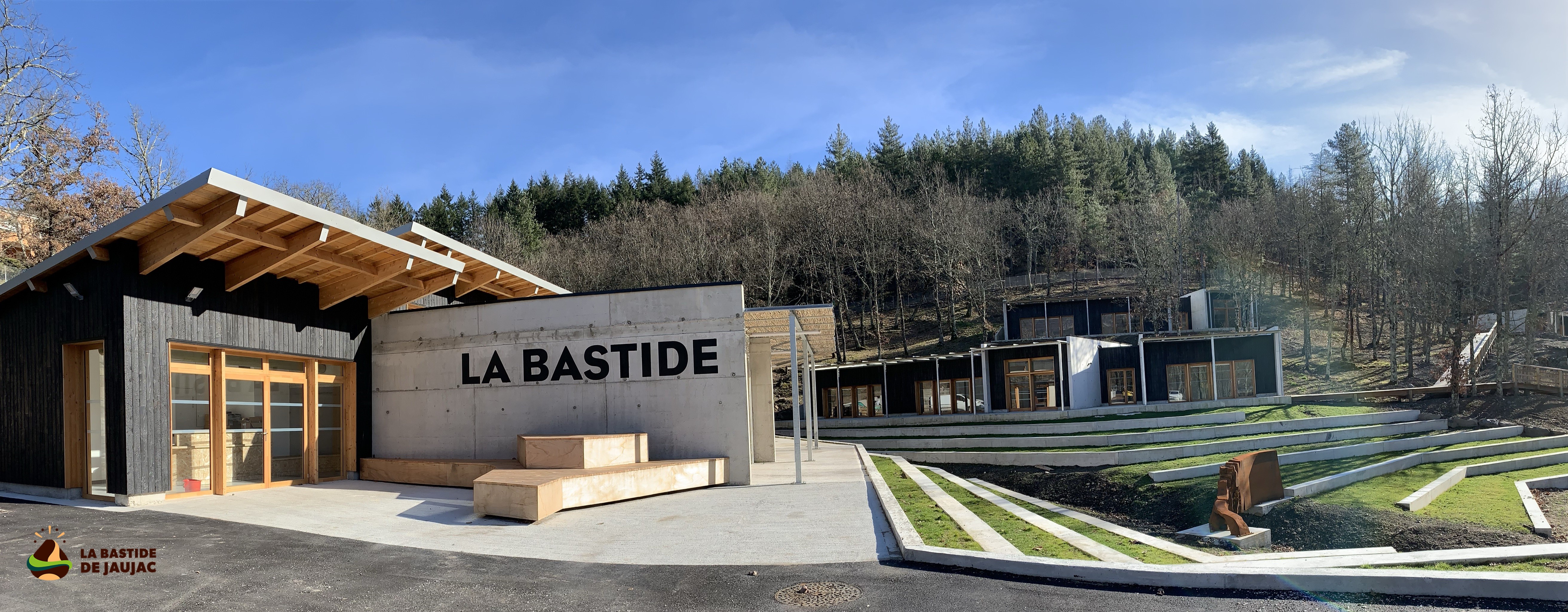 Jaujac - La bastide entrée en hiver