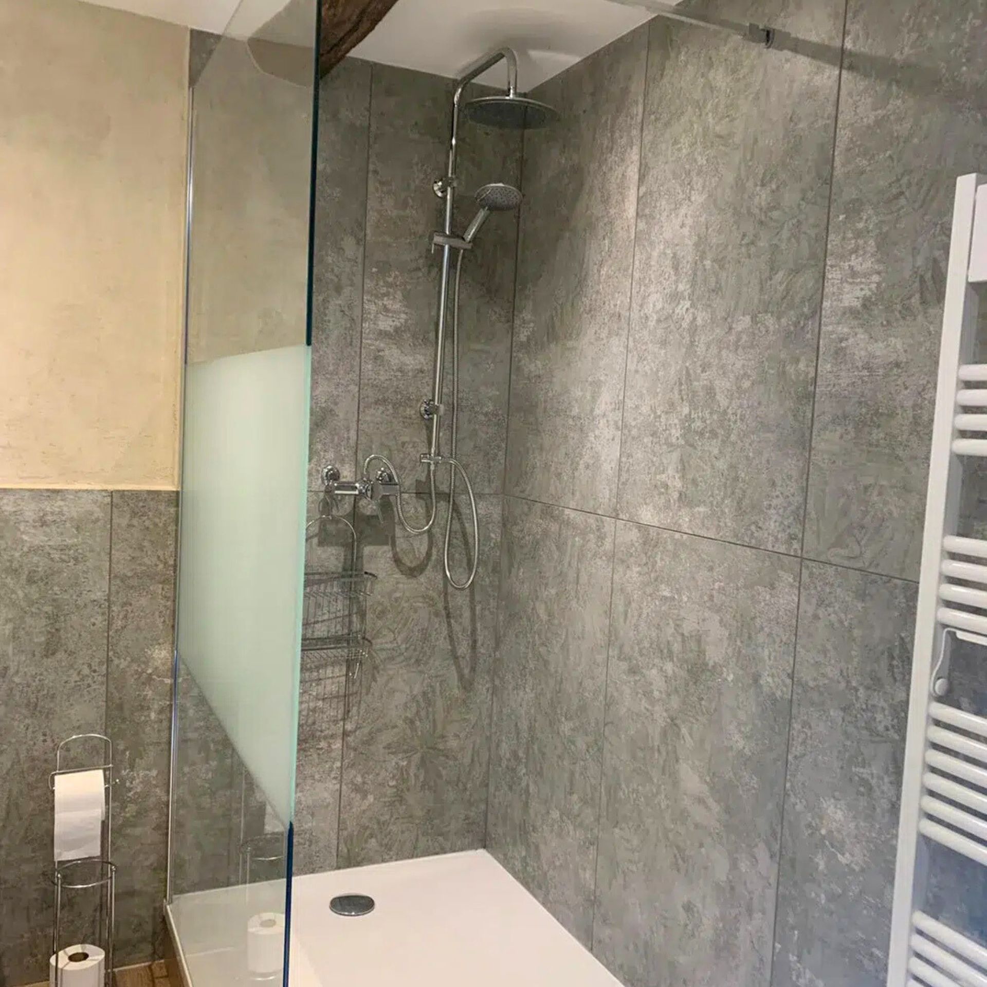 Les Faysses suite - Quinte et sens guestroom_Barnas