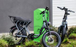 Borne recharge vélos électriques en Ardèche à Lalevade d'Ardèche - ©brian-sinclair-unsplash