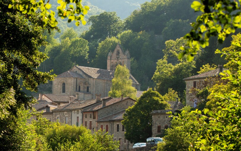 Burzet - Baignade au Verdier-zoom église ©S.BUGNON