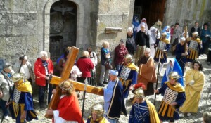 Burzet - Calvaire - La procession 2