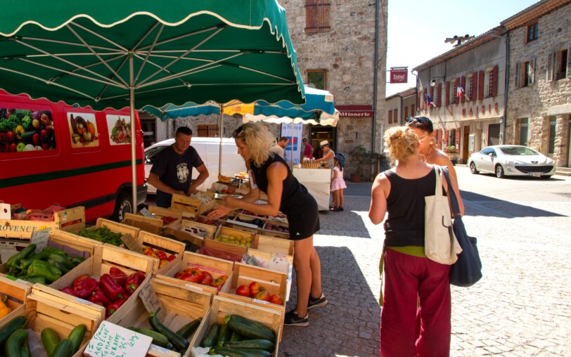 Burzet - Marché du mercredi matin ©S.BUGNON