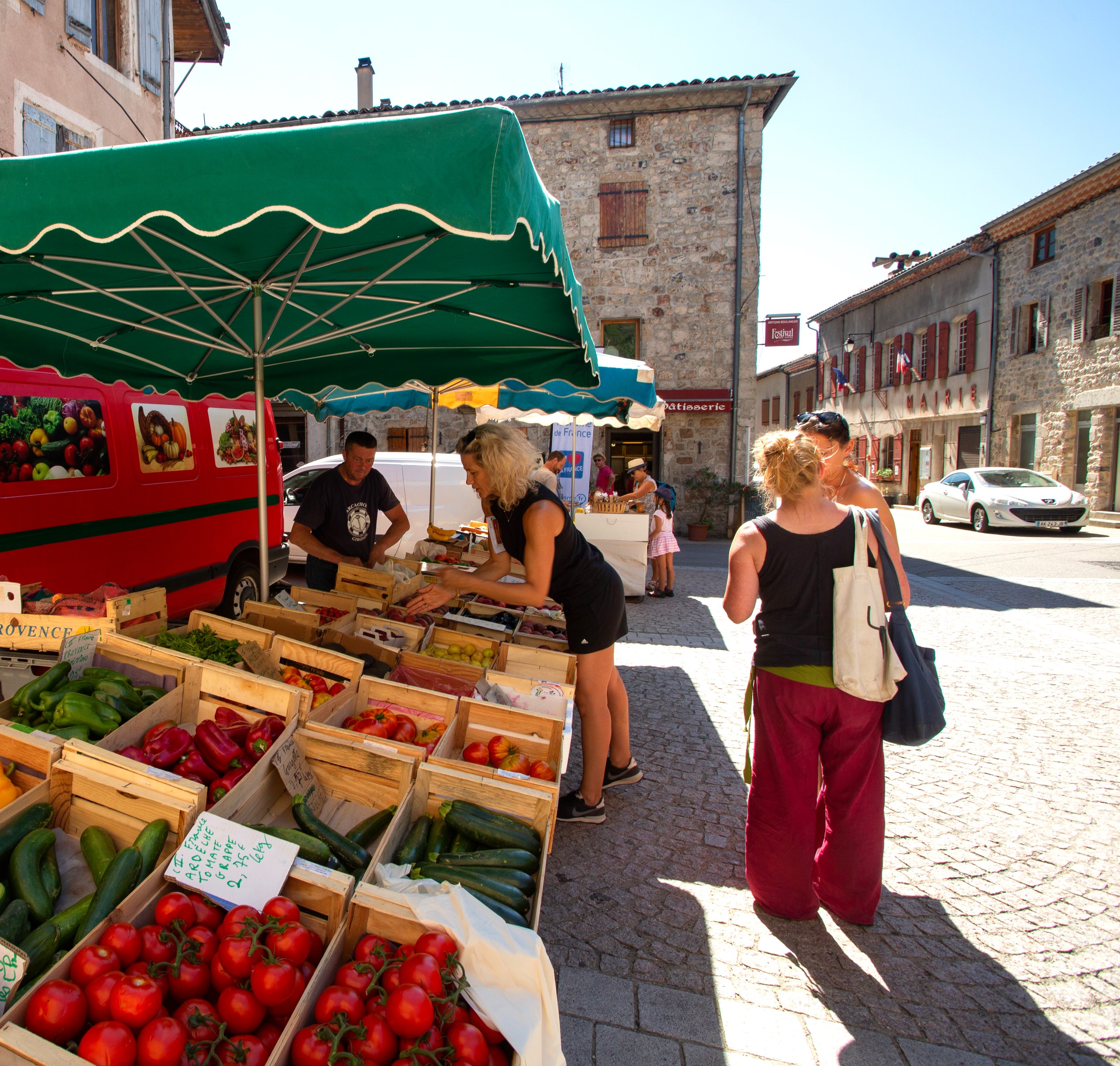 Burzet - Marché du mercredi matin ©S.BUGNON