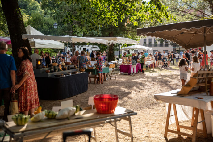 Marché du lundi à Burzet