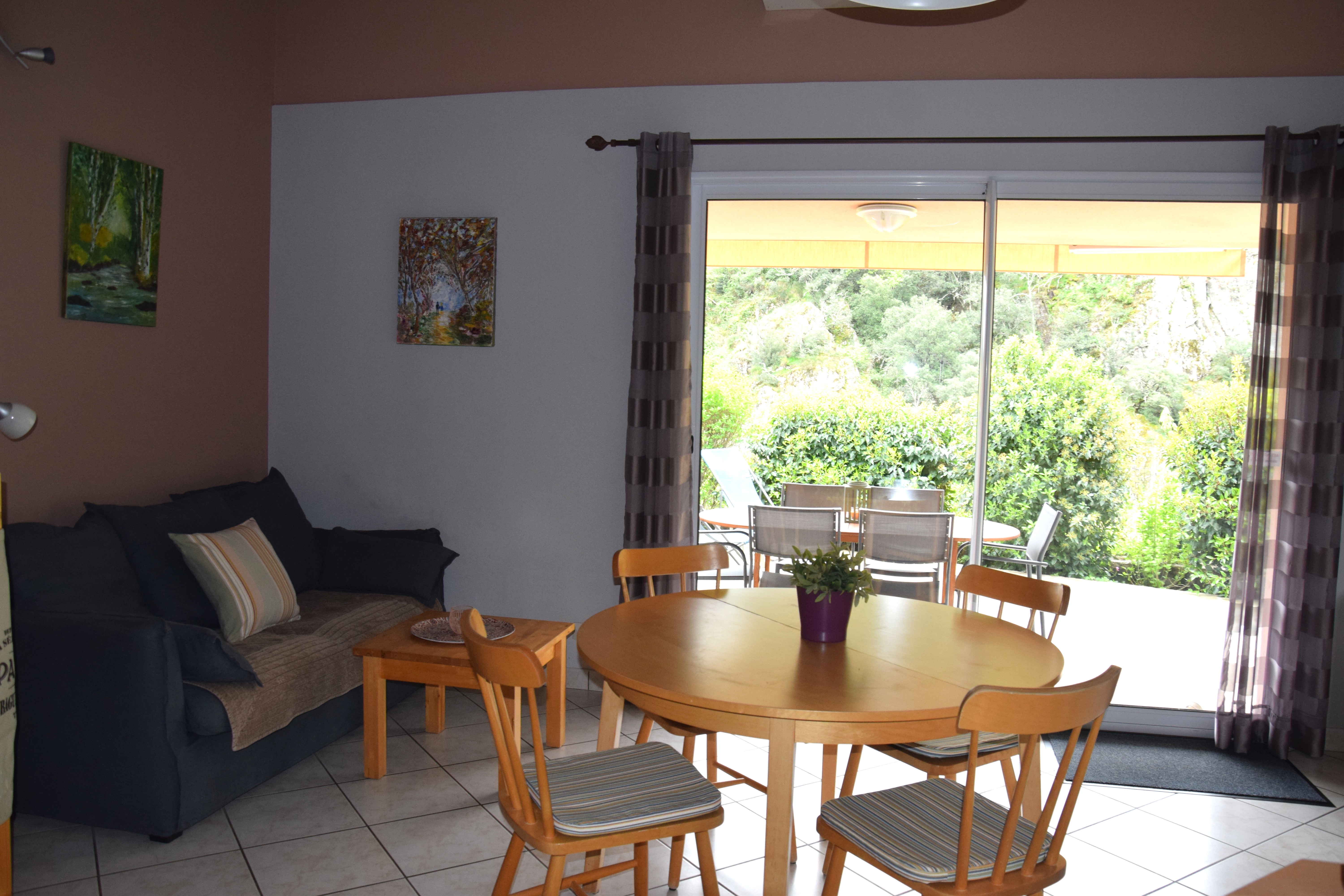 Catalpa (gîtes de Neyrac-les-Bains)_Meyras