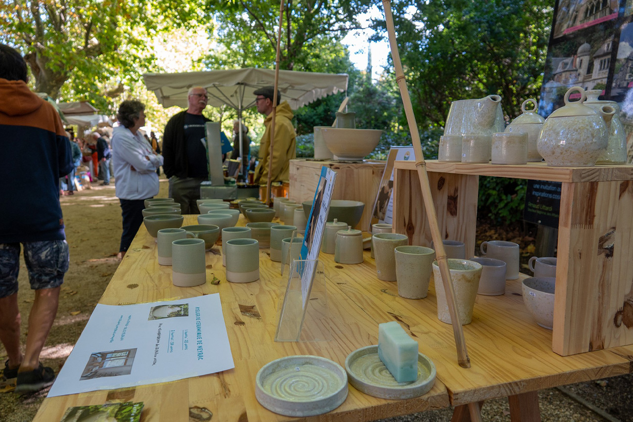 Céramique au marché de Neyrac