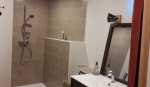 Salle de bain de la chambre d'hôtes Cyril et Isa à Jaujac