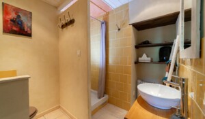 Chambre d'hôte la Calade - Chambre ocre - salle de bain-2 ©c.fadda