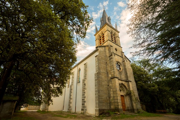 La Chapelle Sainte Croix, sur le site du calvaire à Prades en Ardèche