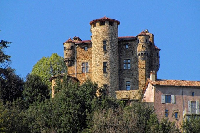 Château de Hautsegur à Meyras en Ardèche, visites de châteaux en ardèche