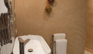 Salle de bain de la suite suite brin d'herbe dans la demeure des maitres - Chambre d'hôtes à Chirols en Ardèche