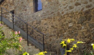 Chirols - La demeure des maitres - suite piment - accès chambre ©a.demeure