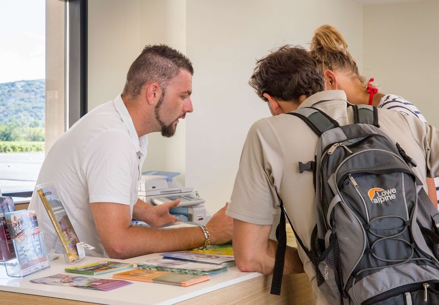 Office de Tourisme Gorges de l'Ardèche Pont d'Arc - Bureau de Vallon Pont d'Arc