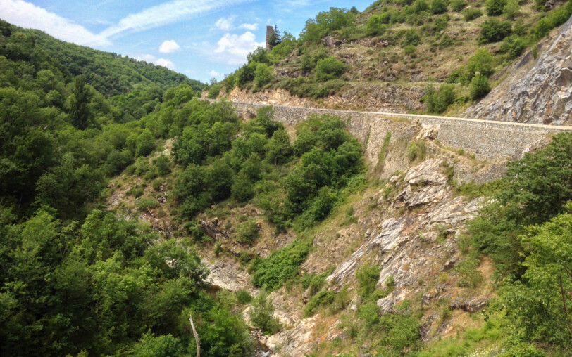 Gorges de l'Ay au niveau de la tour d'Oriol