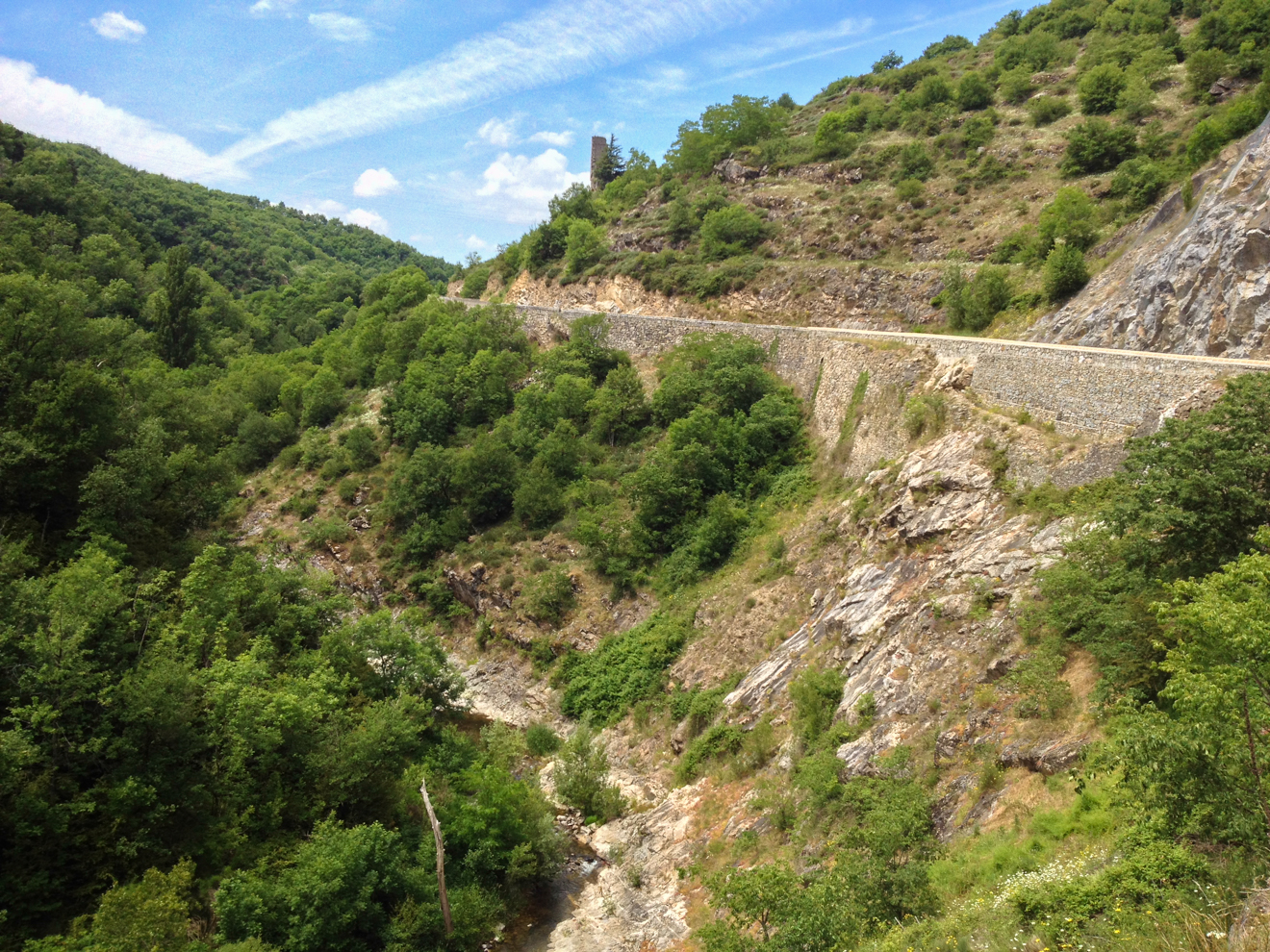 Gorges de l'Ay au niveau de la tour d'Oriol