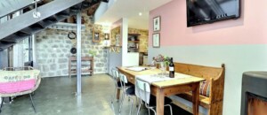 L'espace repas et la cuisine